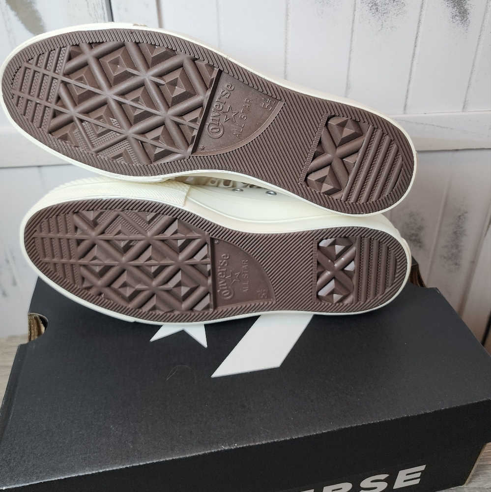 Converse Chuck Taylor All Star Lift Platform Leather Sneakers - Picture 9 of 12